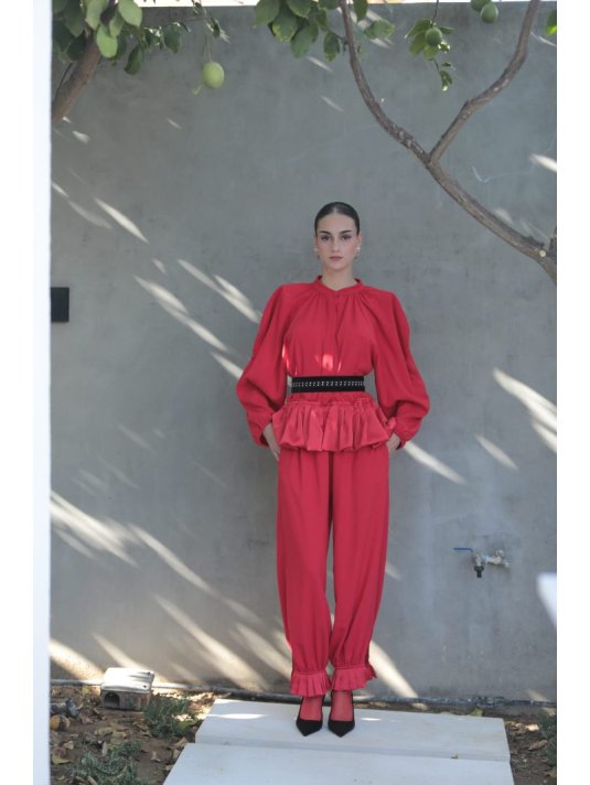 TROUSERS WITH PLEATED DETAILS